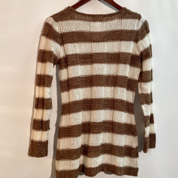 Canyon River Blues - v-neck sweater. Size M - Picture 2 of 9